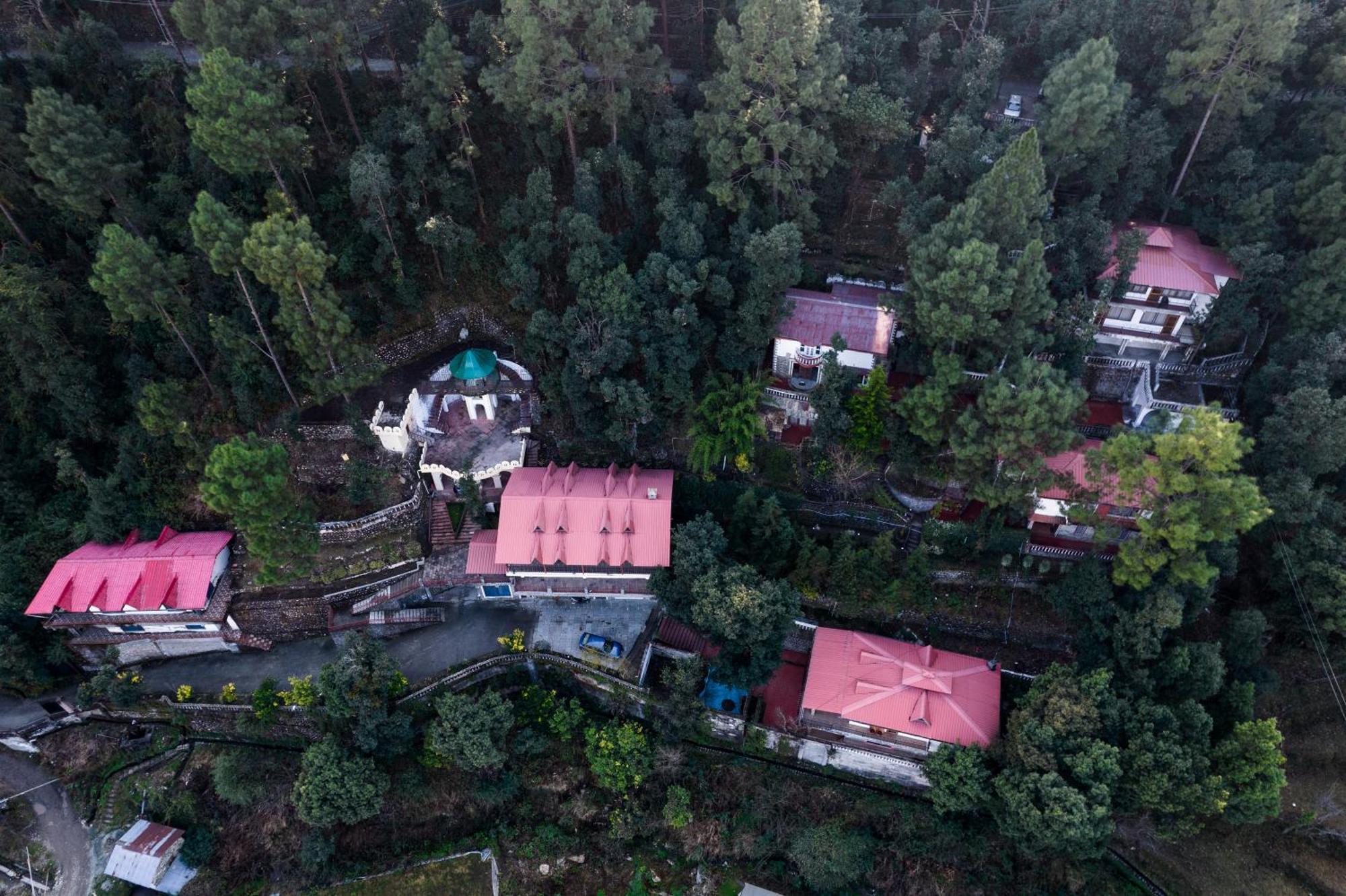 The Canadian Woods Resort Nainital Exteriör bild