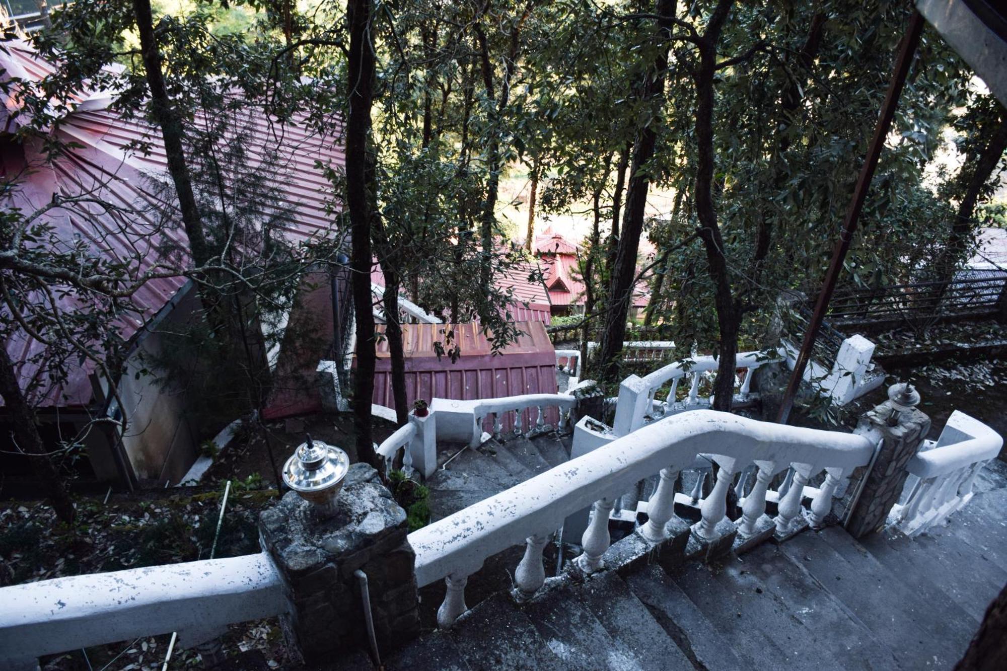 The Canadian Woods Resort Nainital Exteriör bild