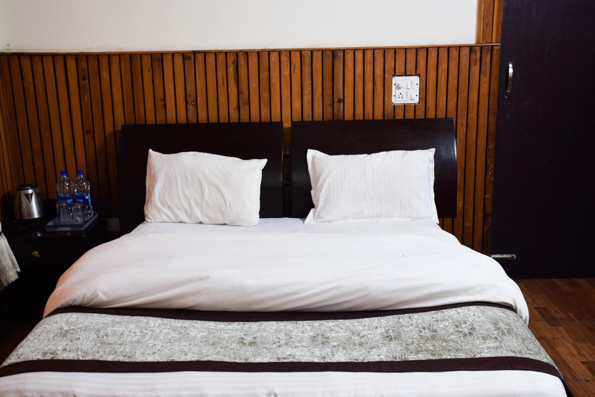 The Canadian Woods Resort Nainital Rum bild