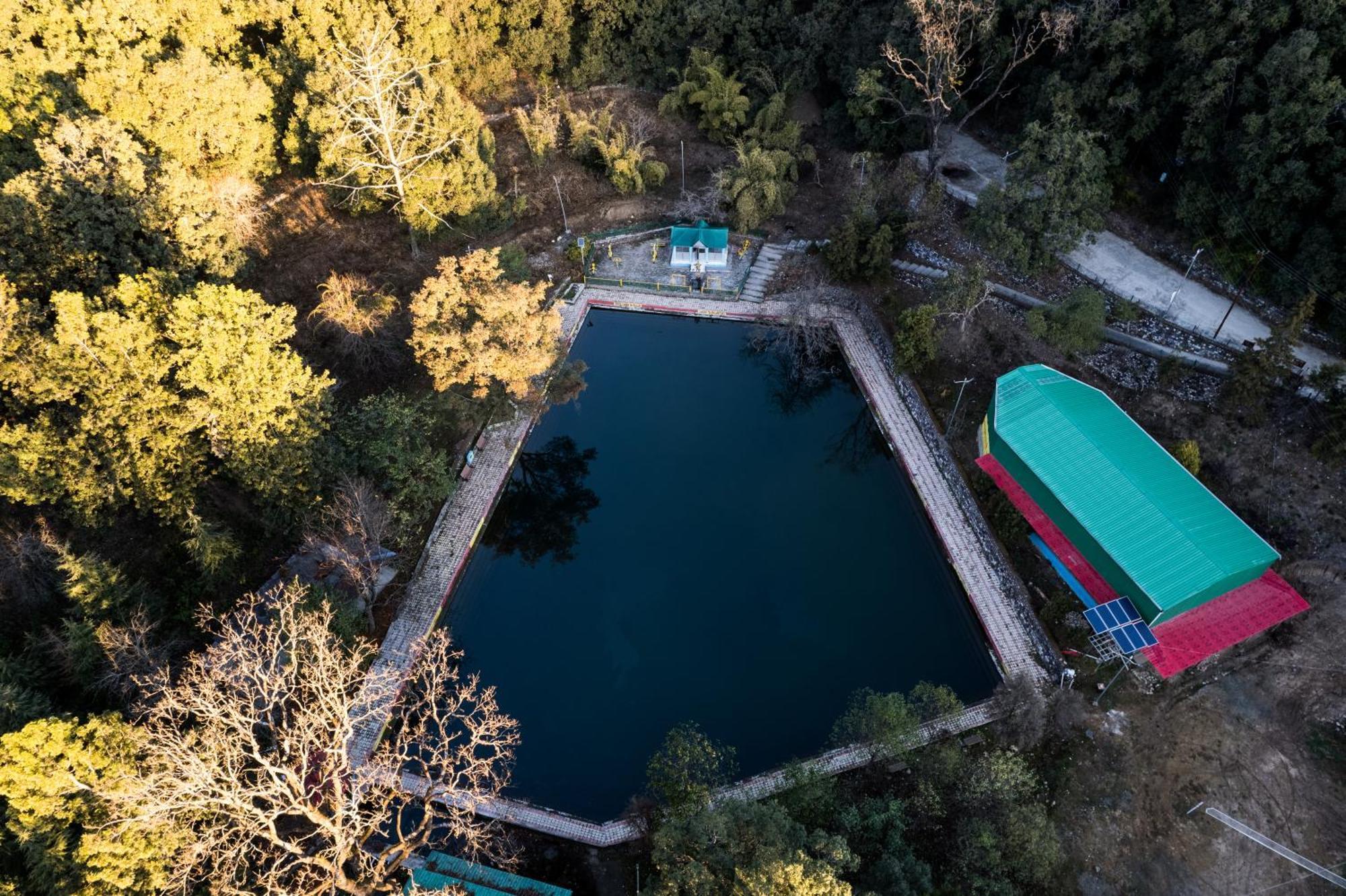 The Canadian Woods Resort Nainital Exteriör bild